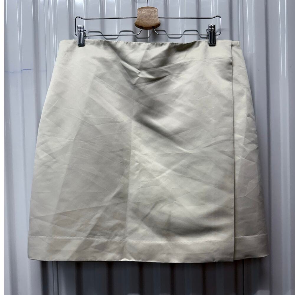 J CREW COLLECTION beige Limited-edition faux-wrap mini skirt in duchesse satin - Picture 2 of 9